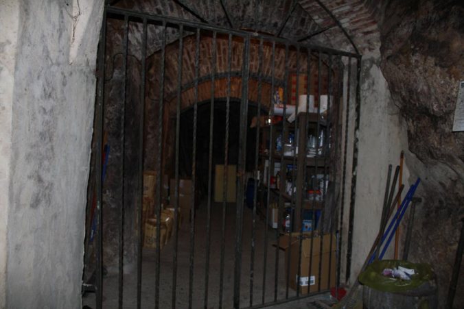 Sala para almacenar objetos en la Bodega de Requejo